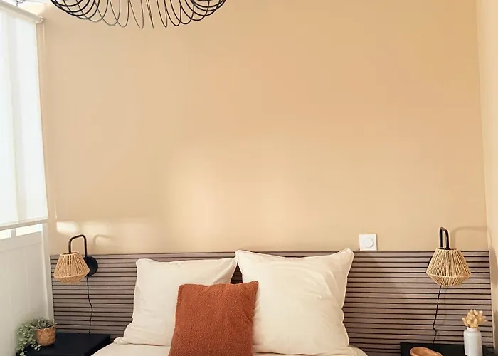 La Maison De Villenouvelle Casa de Férias *