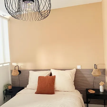 La Maison De Villenouvelle Feriehus *